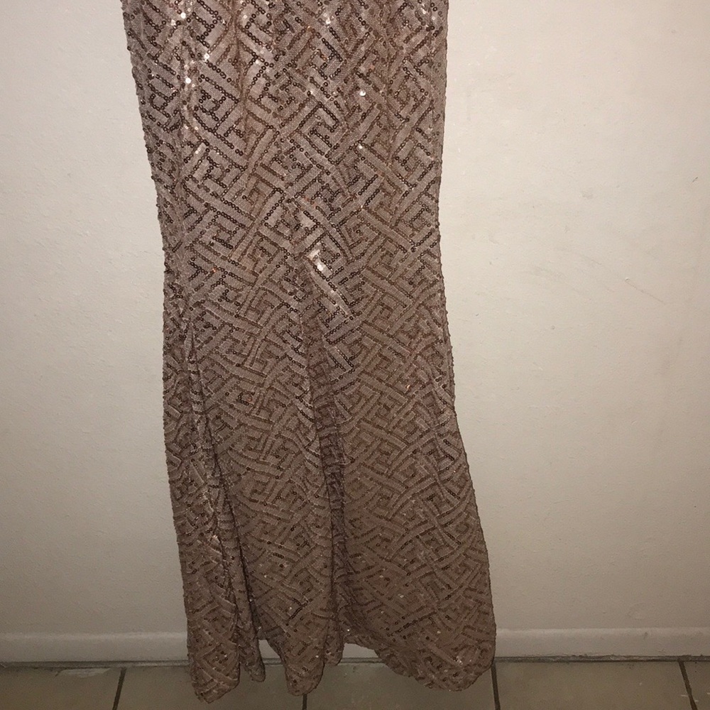 Dress - Picture 5 of 5
